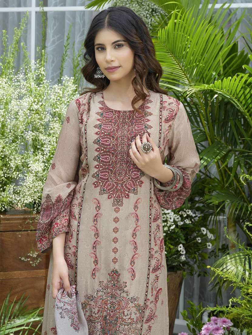 women printed kurta and pant with dupatta set - 22039757 - Standard Image - 4