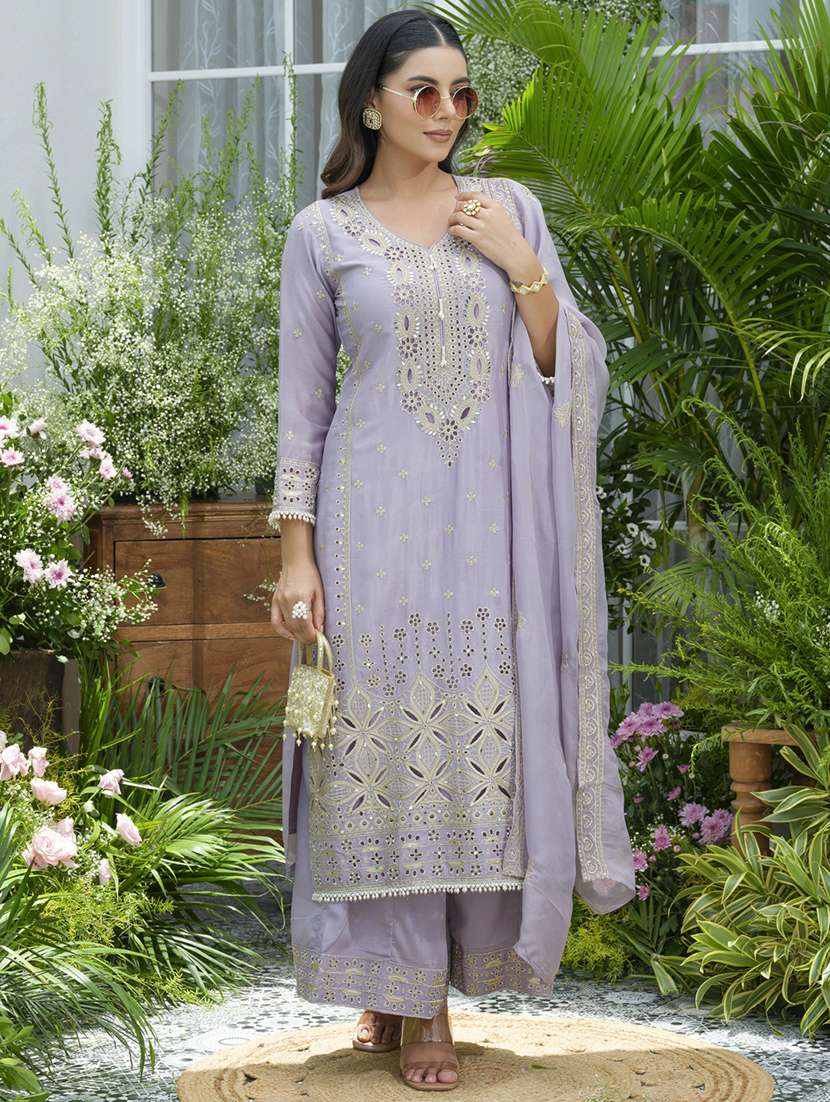 women embroidered kurta and palazzo with dupatta set - 22039766 - Standard Image - 4