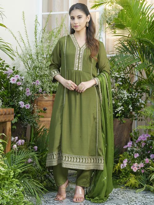 women embroidered kurta and pant with dupatta set - 22039769 - Standard Image - 0