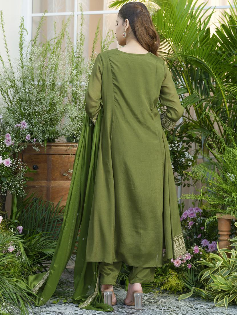 women embroidered kurta and pant with dupatta set - 22039769 - Standard Image - 4