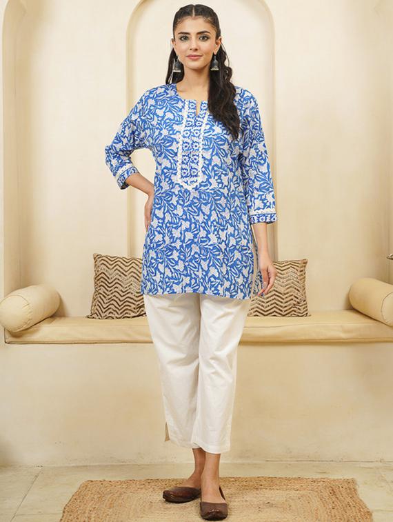 women printed three quarter sleeve straight kurti - 22040896 - Standard Image - 1