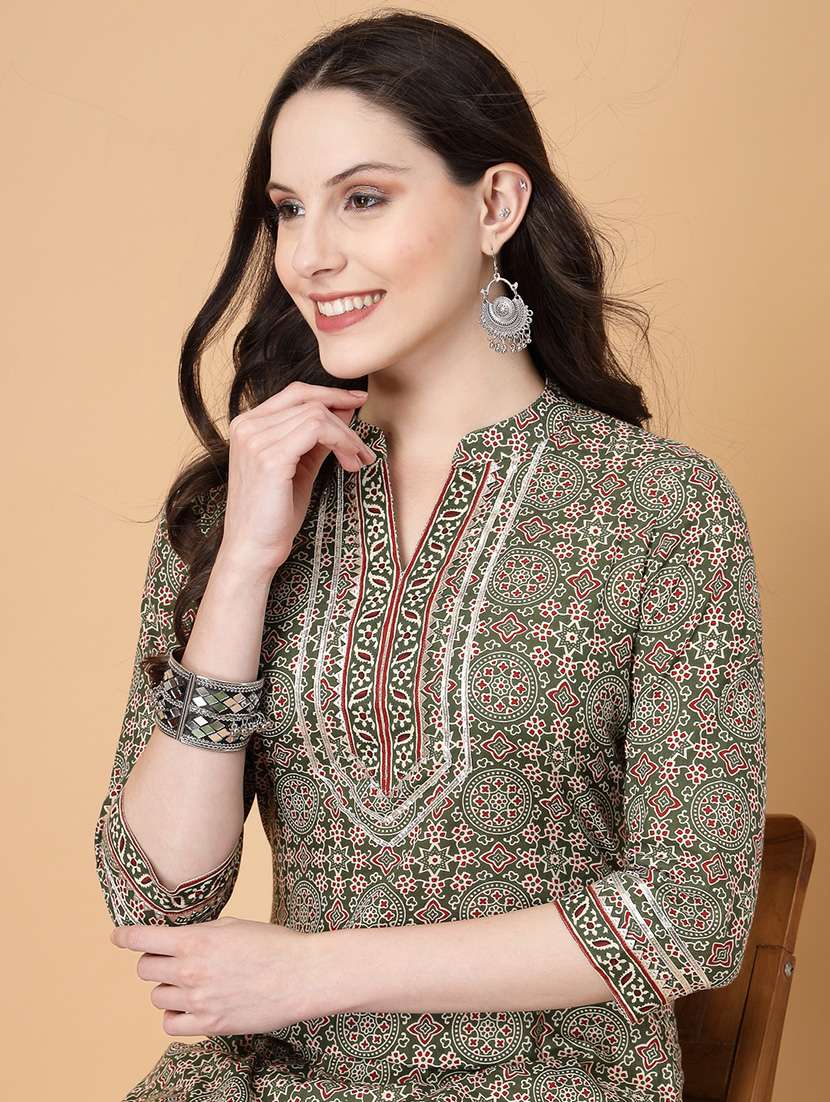 women printed three quarter sleeve straight kurti - 22040898 - Standard Image - 4