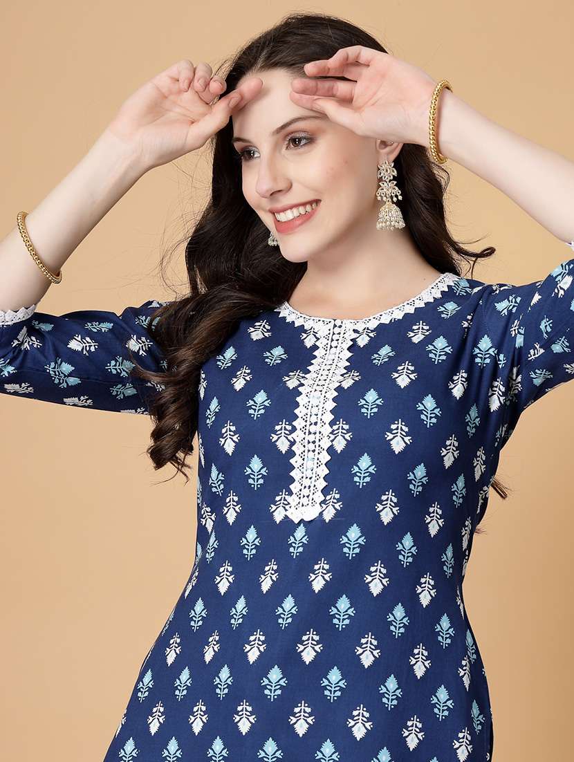 women printed three quarter sleeve straight kurta - 22040909 - Standard Image - 4