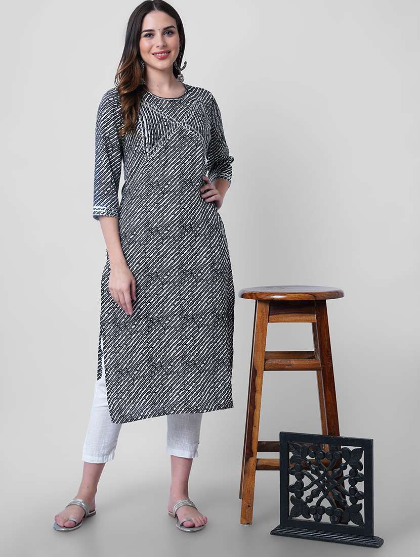women printed three quarter sleeve straight kurta