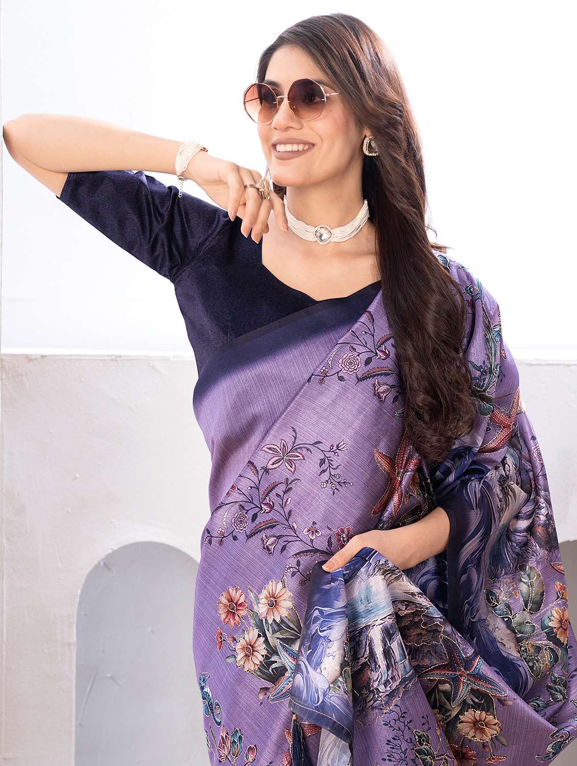 women printed casual wear saree with blouse - 22041075 -  Standard Image - 1