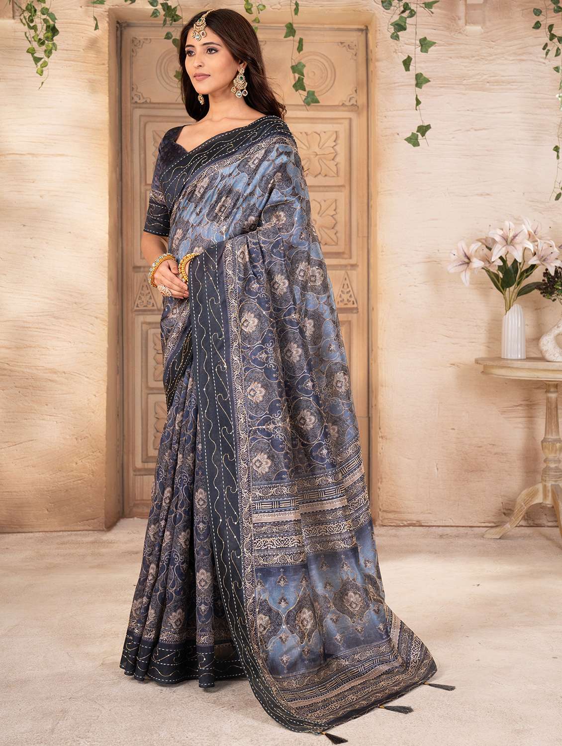 women printed casual wear saree with blouse - 22041078 -  Standard Image - 1