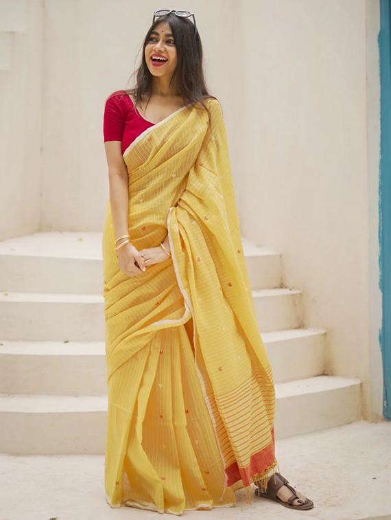 women self design handloom saree with blouse - 22041088 - Standard Image - 1