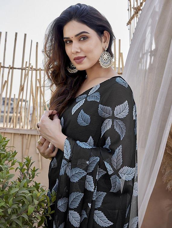 women printed casual wear saree with blouse - 22041089 - Standard Image - 4