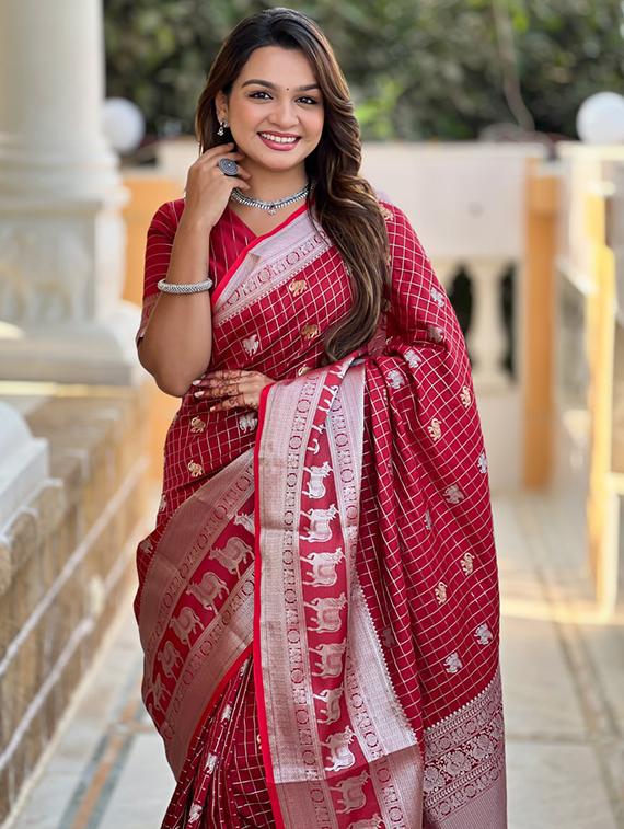 women self design banarasi saree with blouse - 22041093 - Standard Image - 1