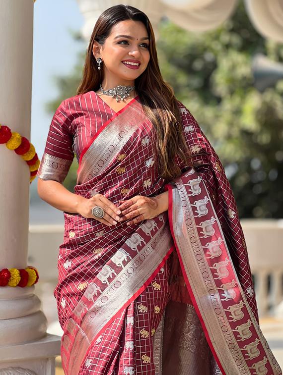 women self design banarasi saree with blouse - 22041096 - Standard Image - 4