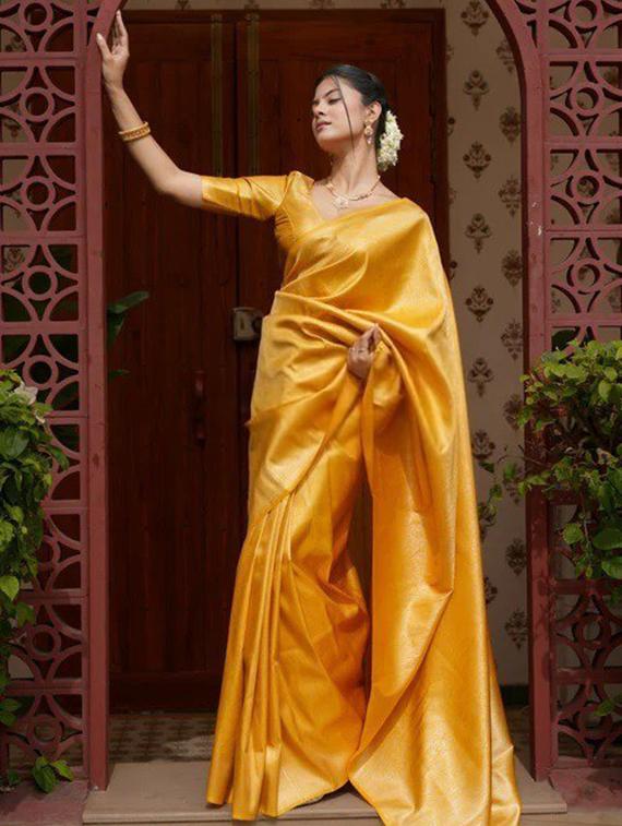 women self design banarasi saree with blouse - 22041109 - Standard Image - 1