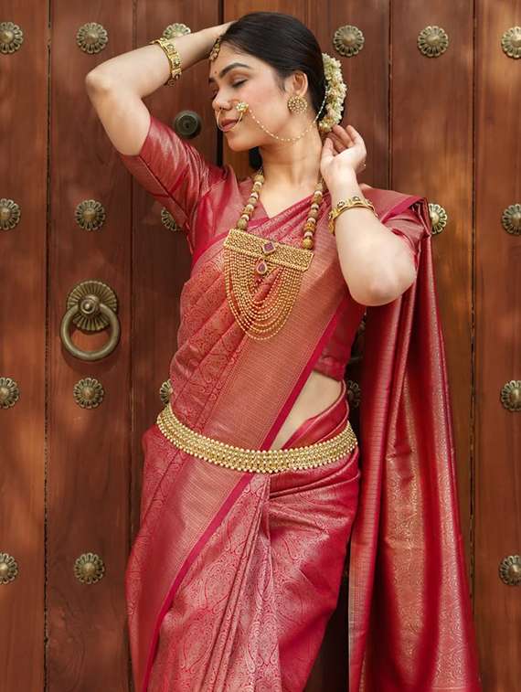 women self design banarasi saree with blouse - 22041110 - Standard Image - 4