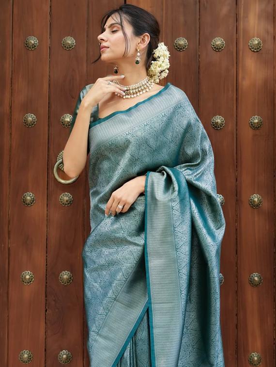 women self design banarasi saree with blouse - 22041113 - Standard Image - 4