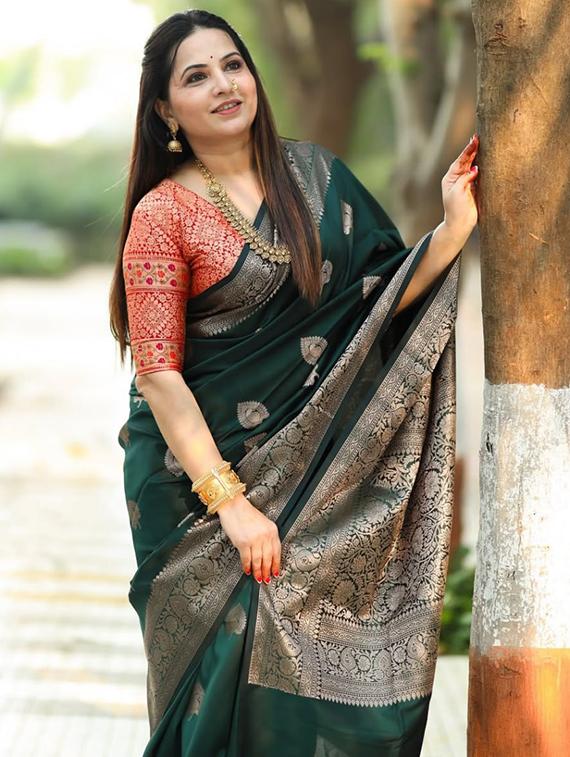 women self design banarasi saree with blouse - 22041125 - Standard Image - 4