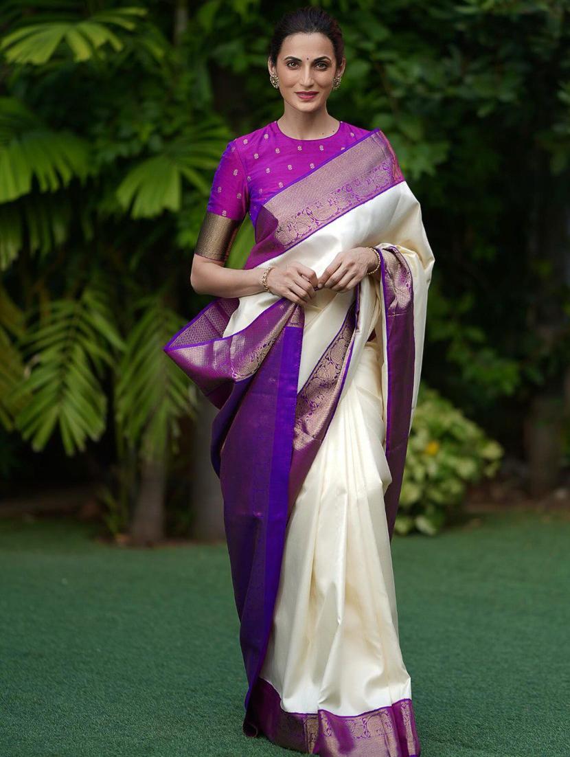 women solid with bordered saree with blouse - 22041426 -  Zoom Image - 0