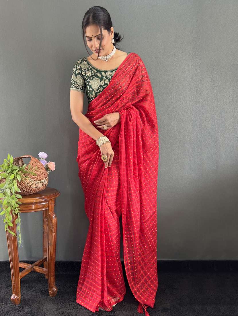 women bandhani printed saree with blouse - 22041435 - Standard Image - 4