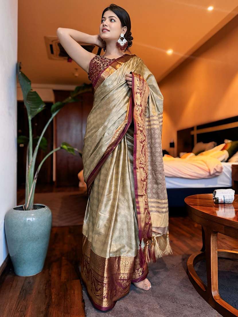 women self design bordered saree with blouse - 22041447 -  Standard Image - 1