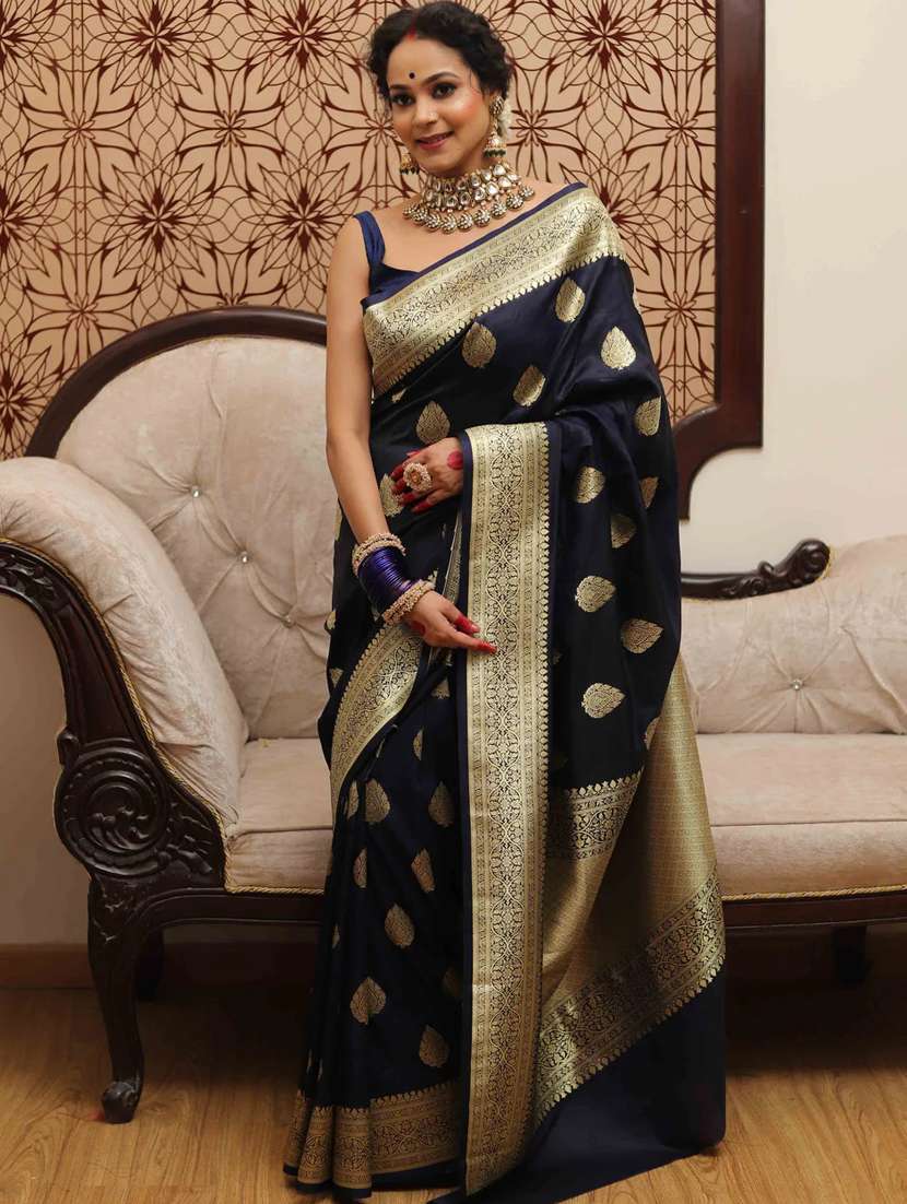 women self design banarasi saree with blouse