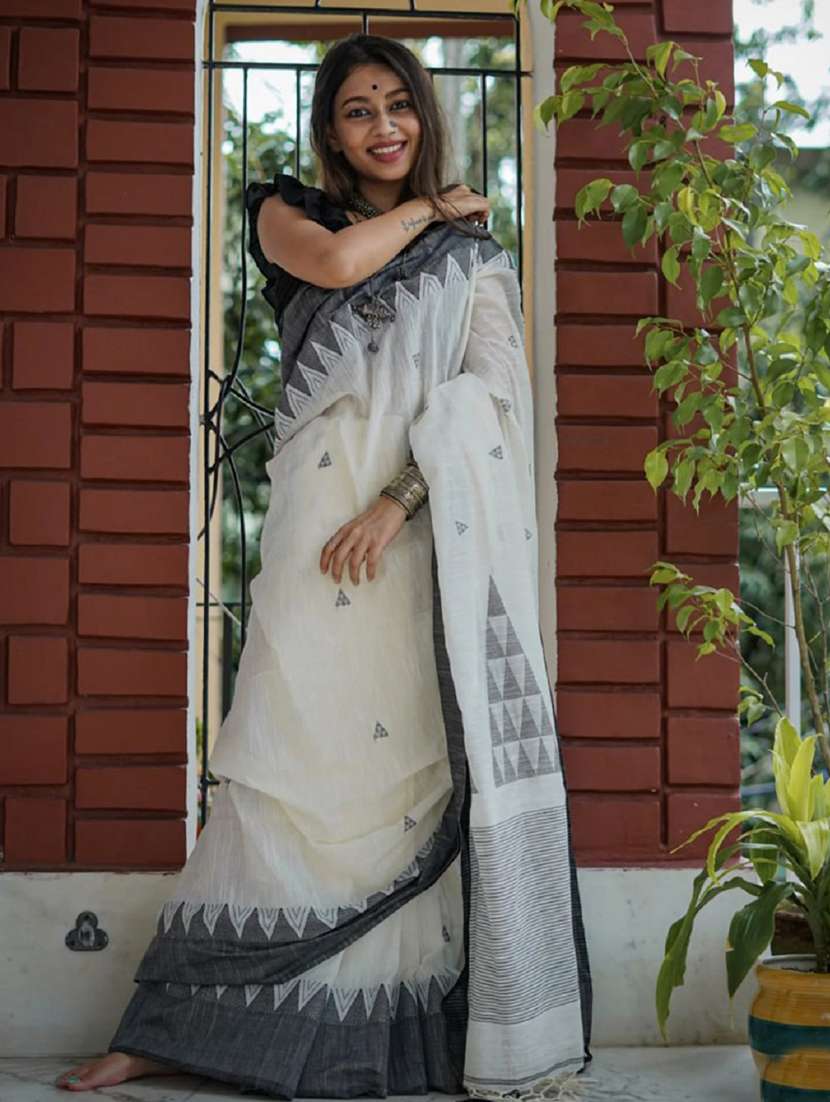 women self design handloom saree with blouse