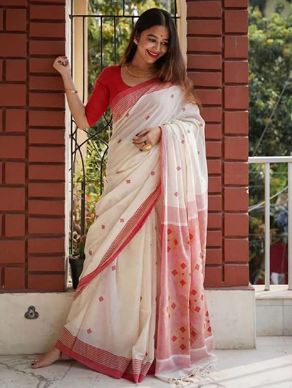 women self design handloom saree with blouse