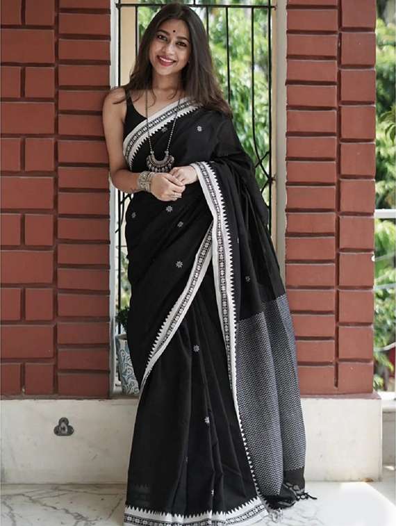 women self design handloom saree with blouse - 22041482 -  Standard Image - 1