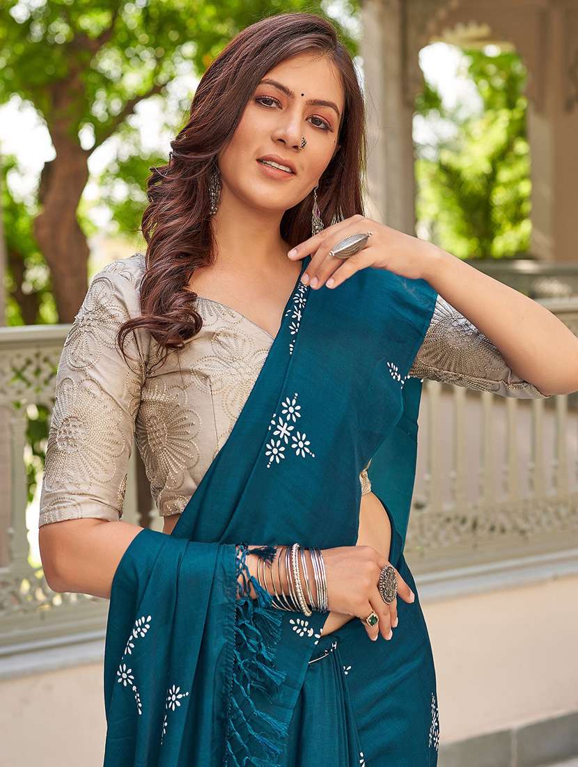 women printed casual wear saree with blouse - 22041487 - Standard Image - 4