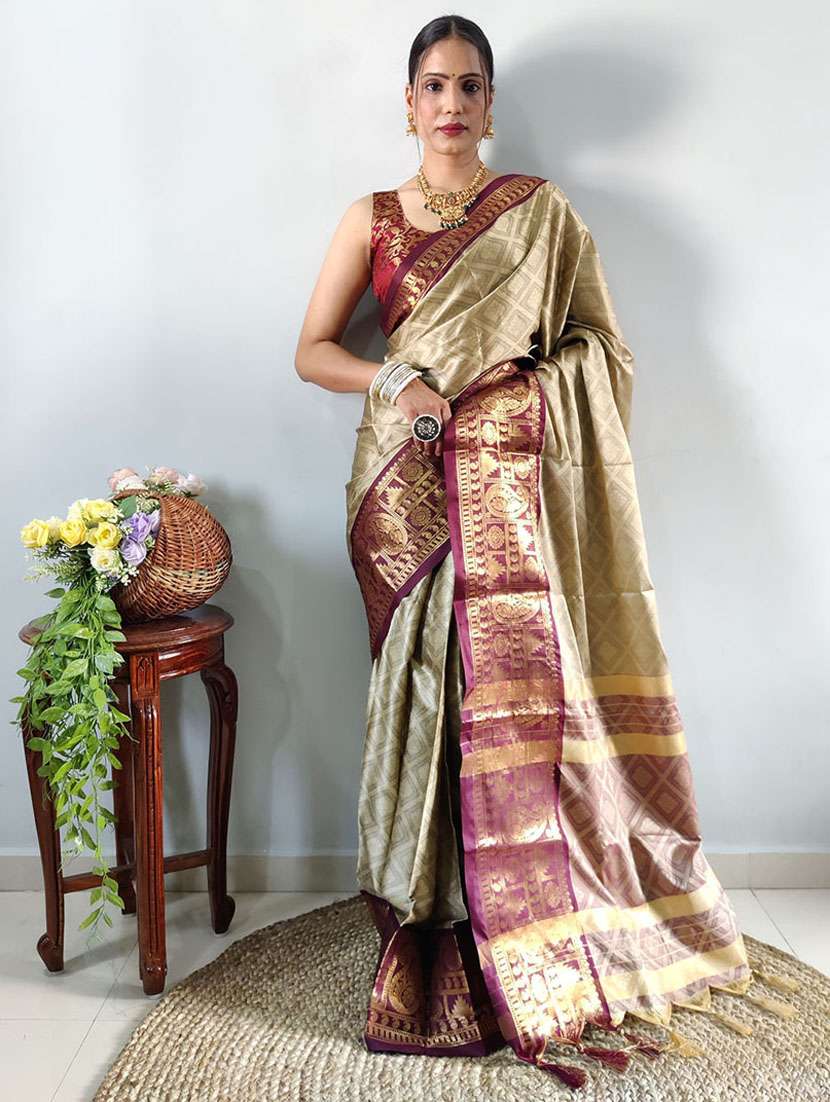 women self design bordered saree with blouse - 22041492 - Standard Image - 1
