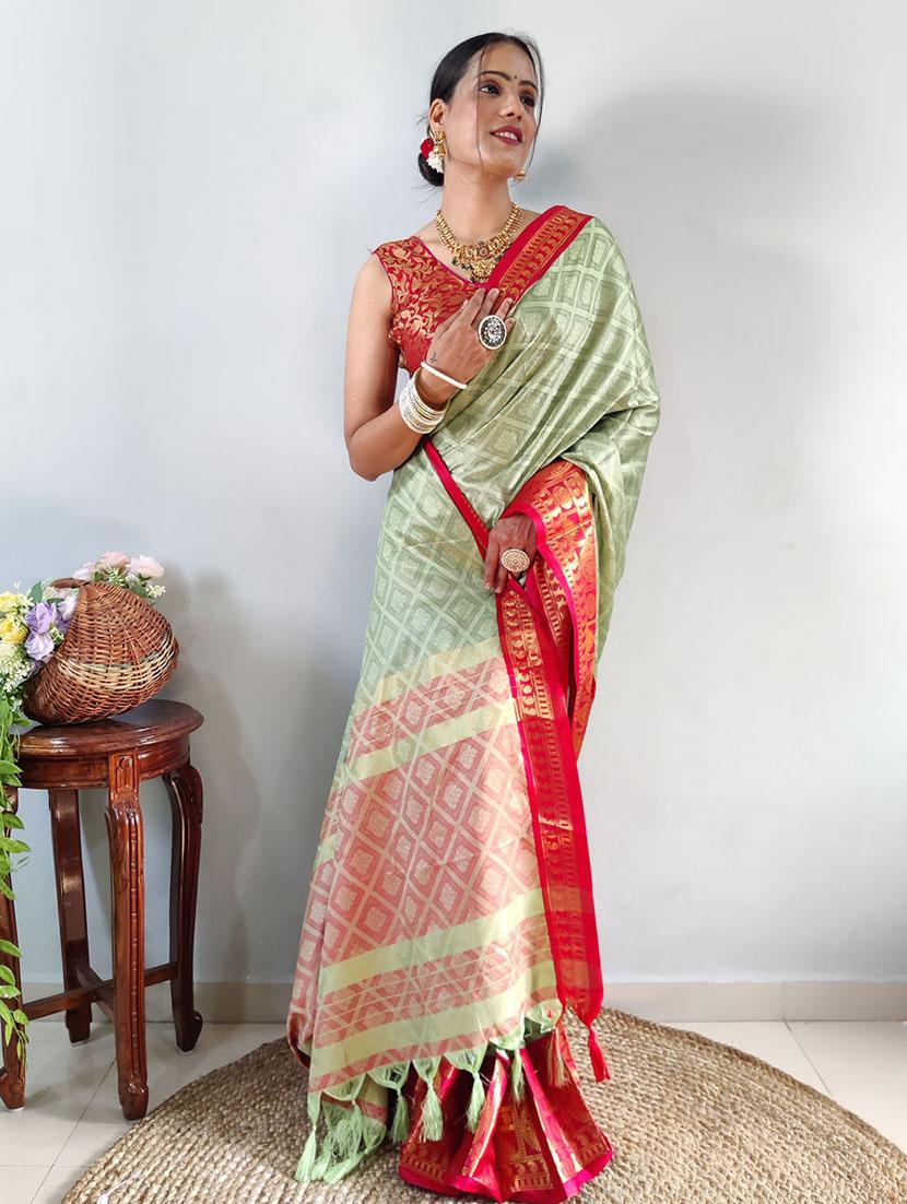 women self design bordered saree with blouse - 22041498 - Standard Image - 1