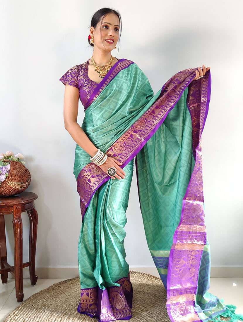 women self design bordered saree with blouse - 22041499 - Standard Image - 1