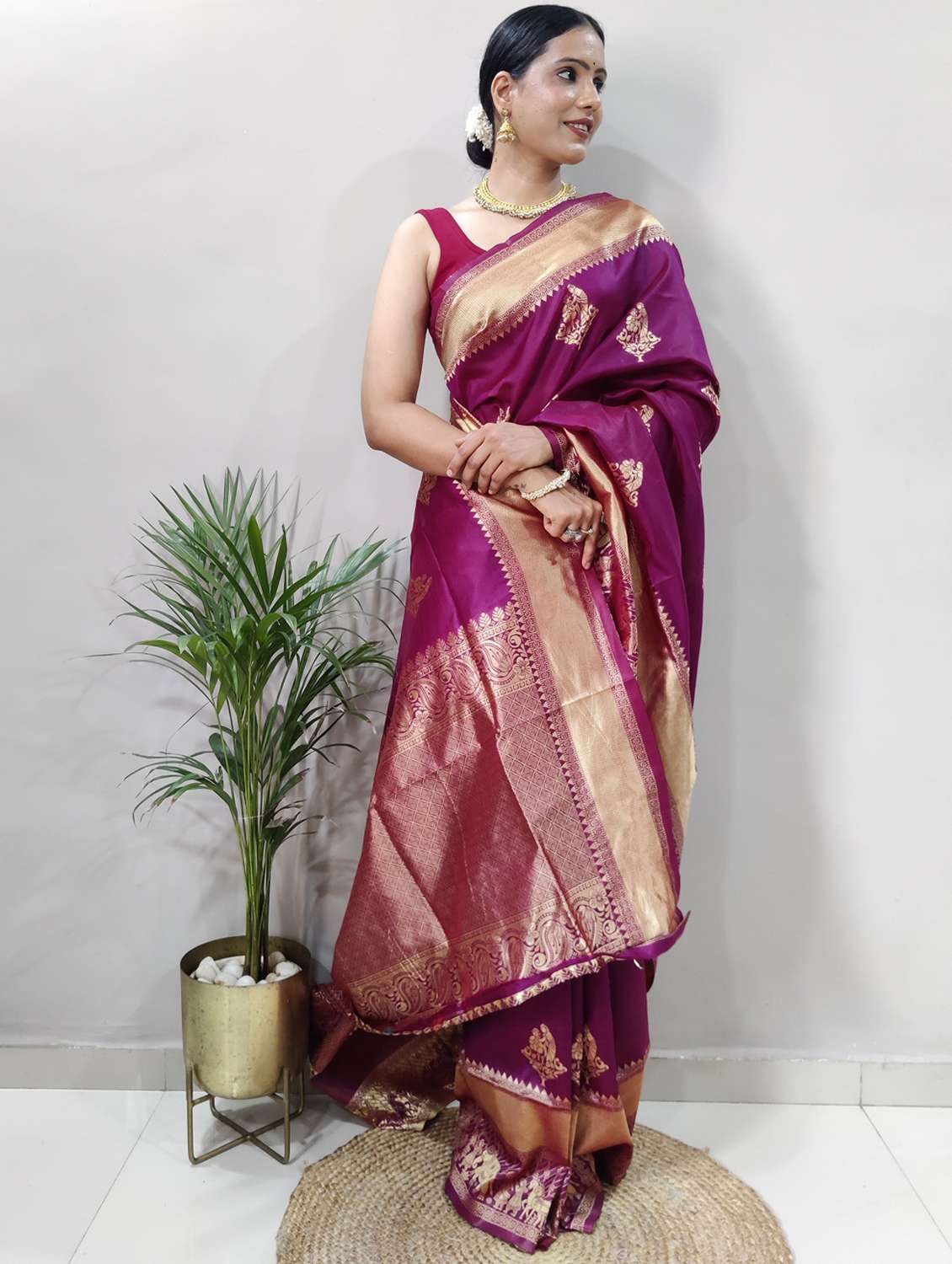 women self design banarasi saree with blouse - 22041511 -  Standard Image - 1