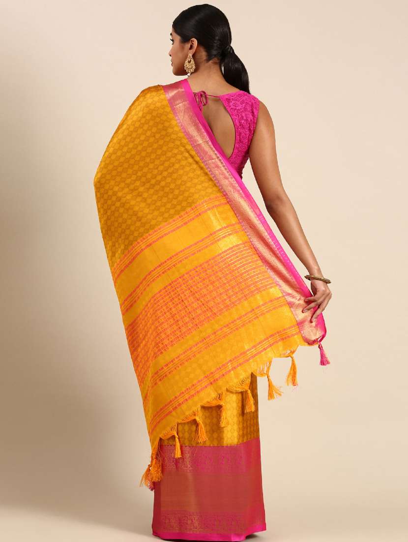 women self design bordered saree with blouse - 22041518 - Standard Image - 1