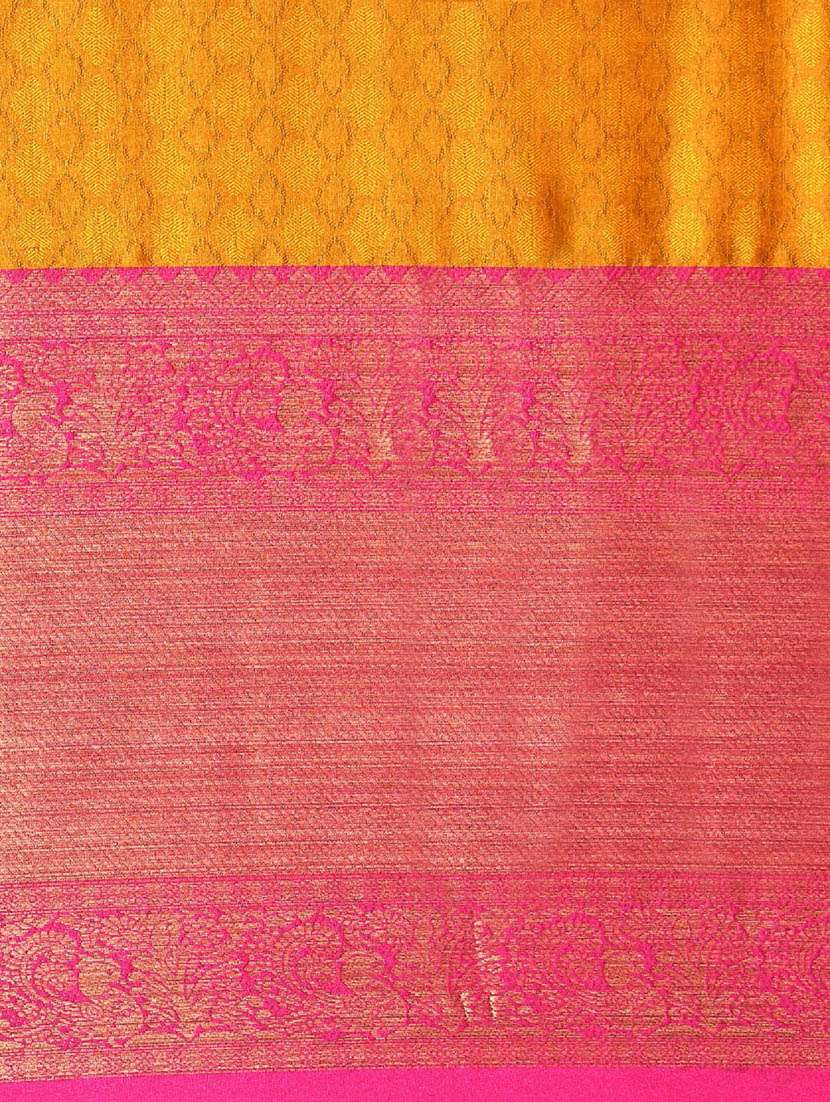 women self design bordered saree with blouse - 22041518 - Standard Image - 4