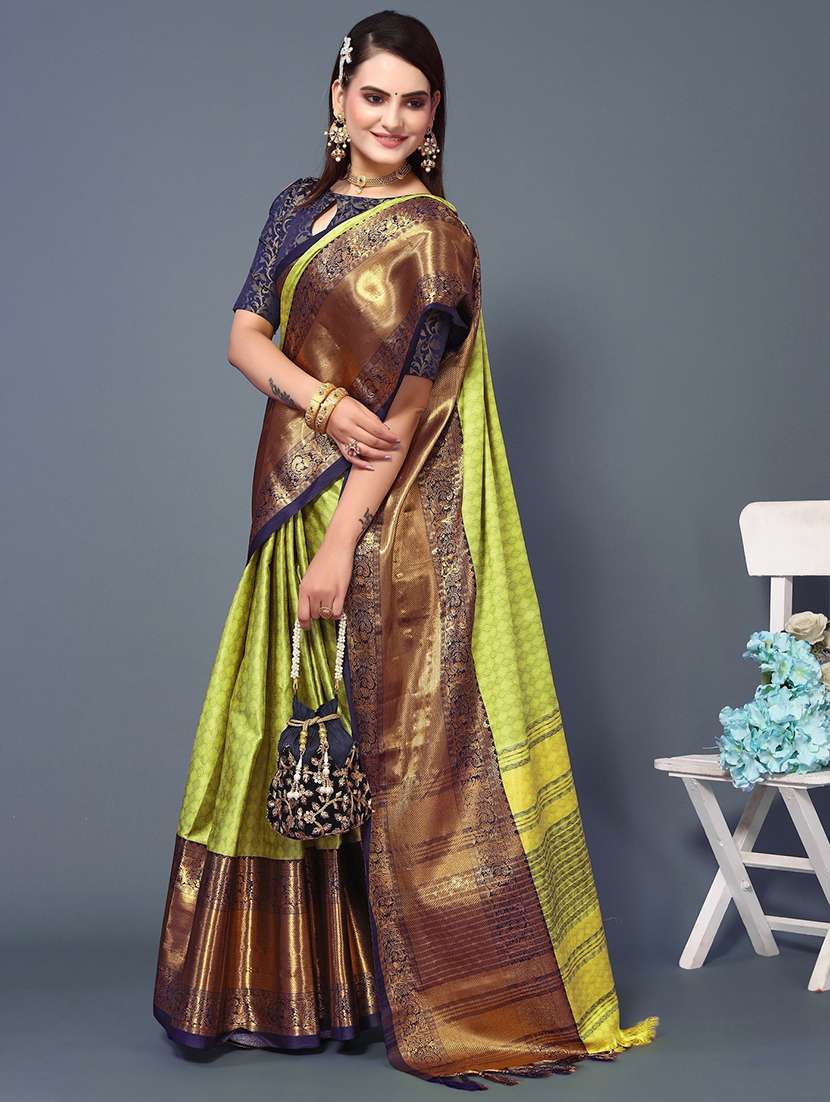 women self design bordered saree with blouse - 22041524 - Standard Image - 1