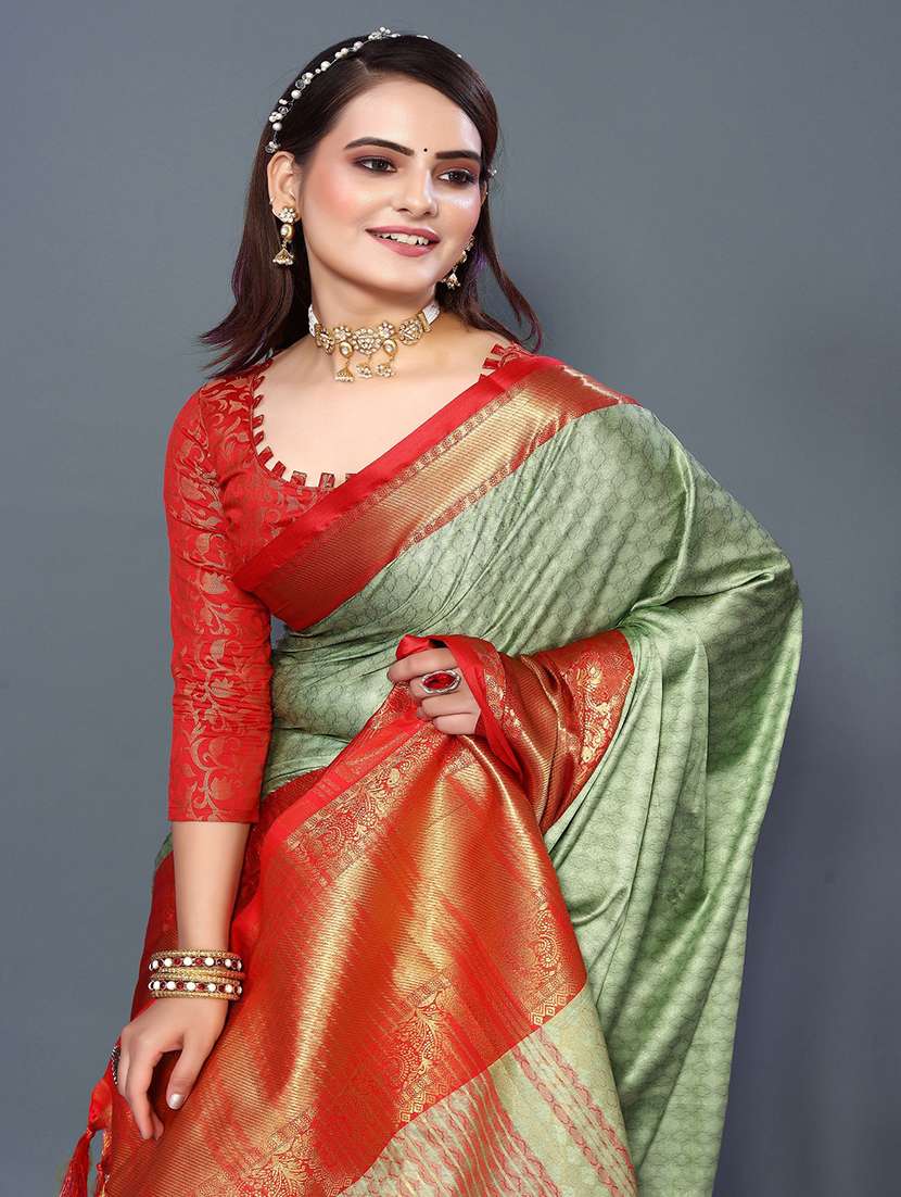 women self design bordered saree with blouse - 22041525 - Standard Image - 4