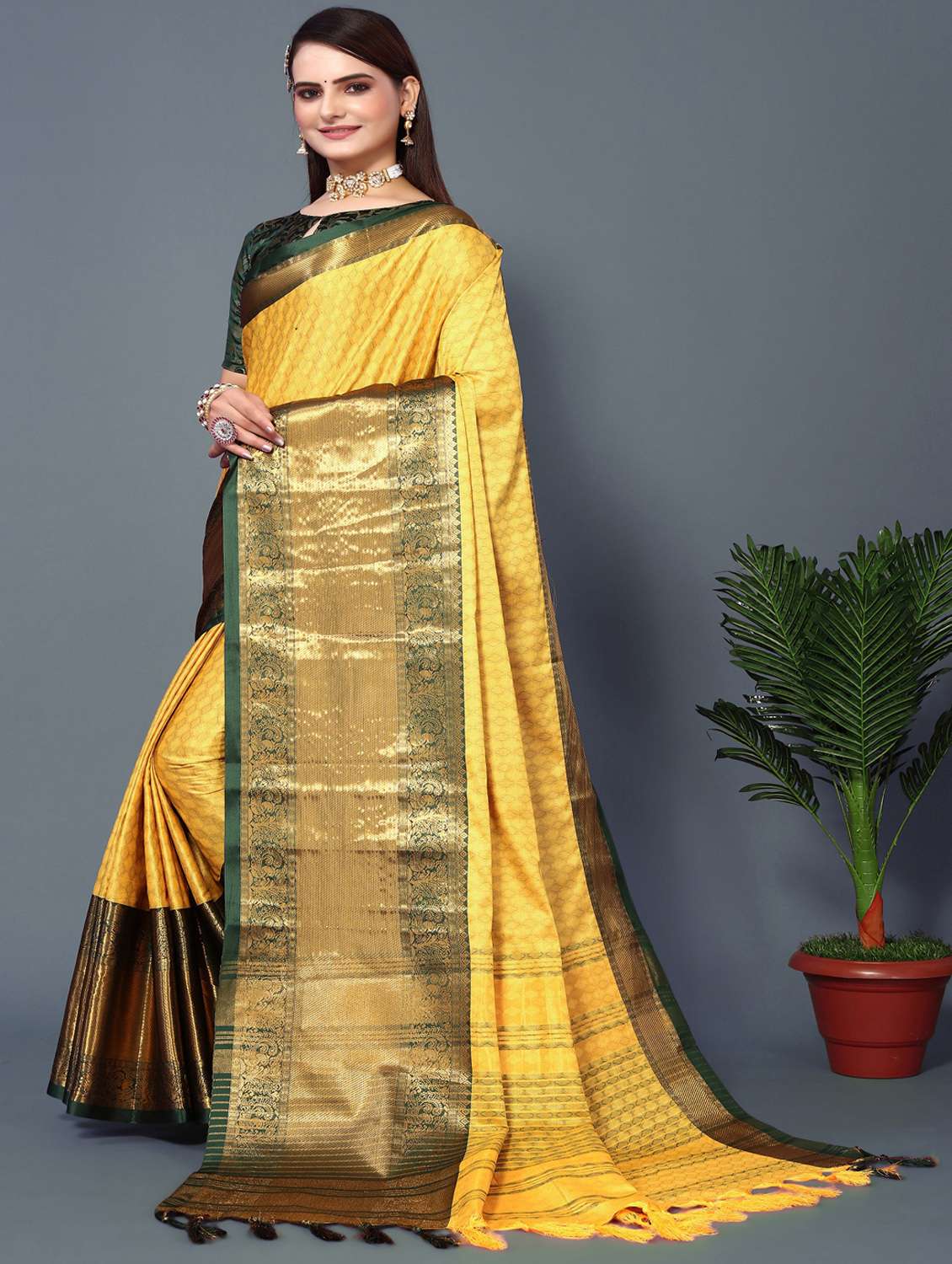 women self design bordered saree with blouse - 22041528 -  Standard Image - 1