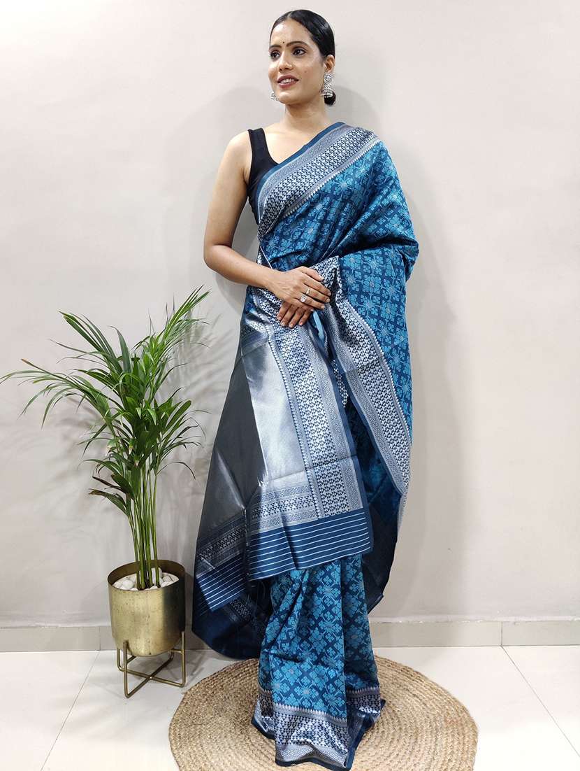 women self design banarasi saree with blouse - 22041537 -  Standard Image - 1