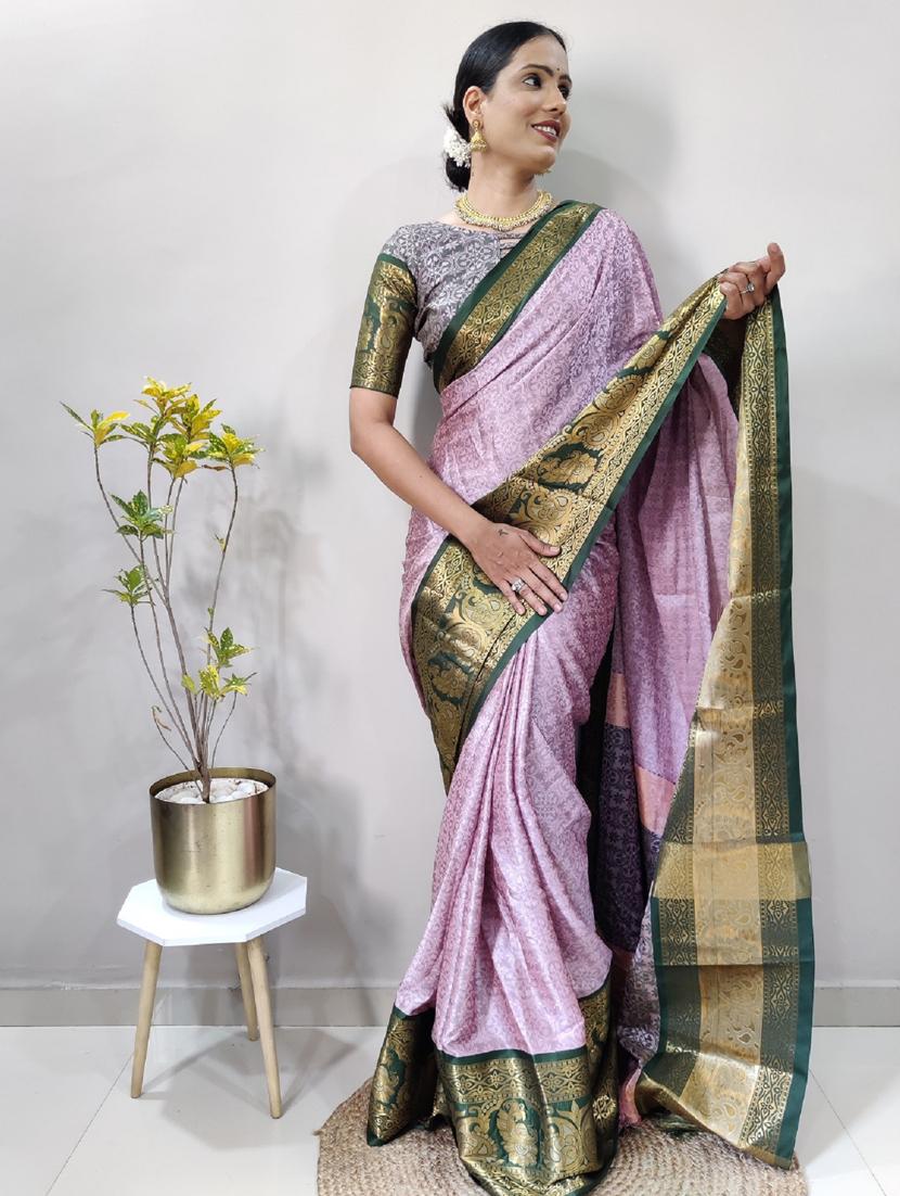 women self design bordered saree with blouse - 22041584 - Standard Image - 4