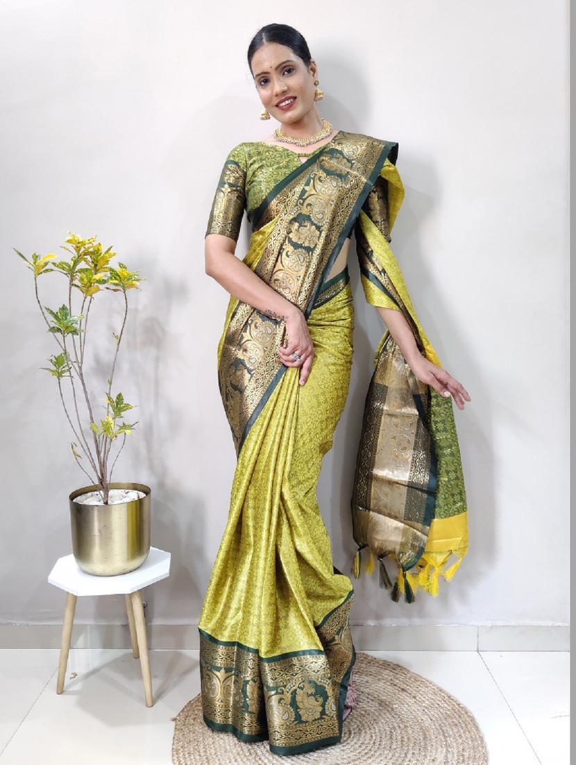 women self design bordered saree with blouse - 22041586 - Standard Image - 4