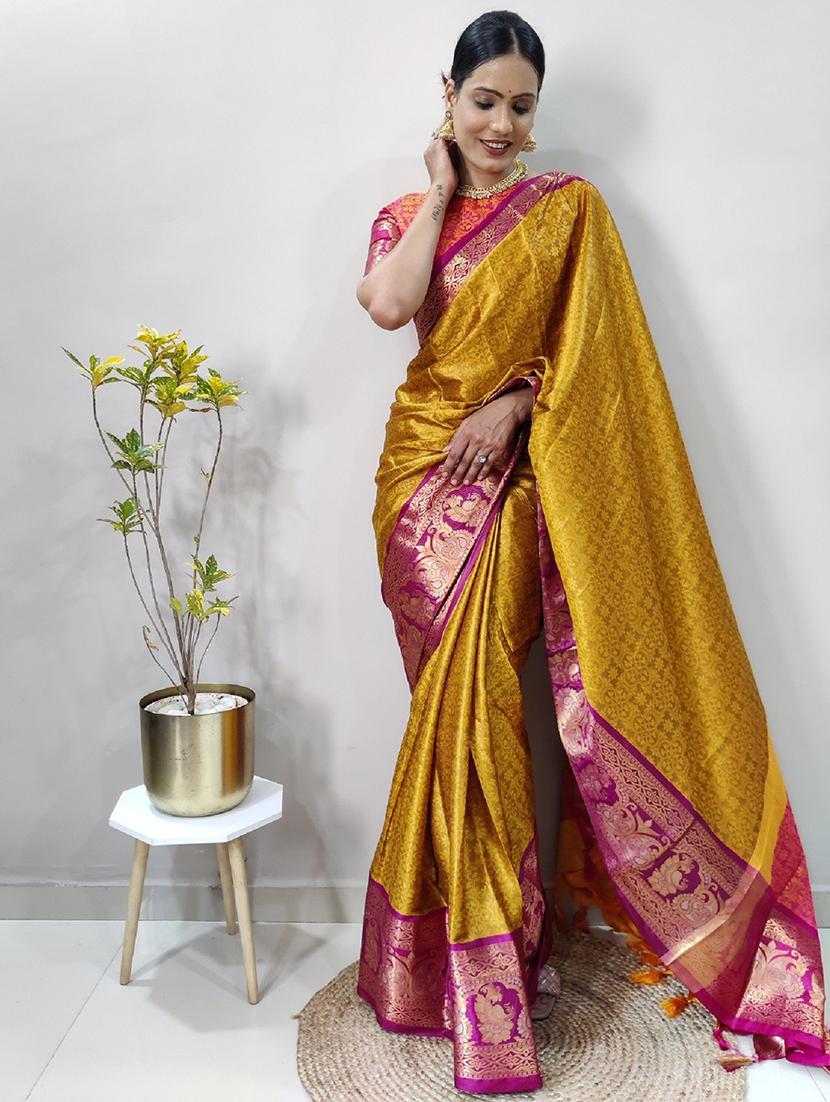 women self design bordered saree with blouse - 22041588 - Standard Image - 4
