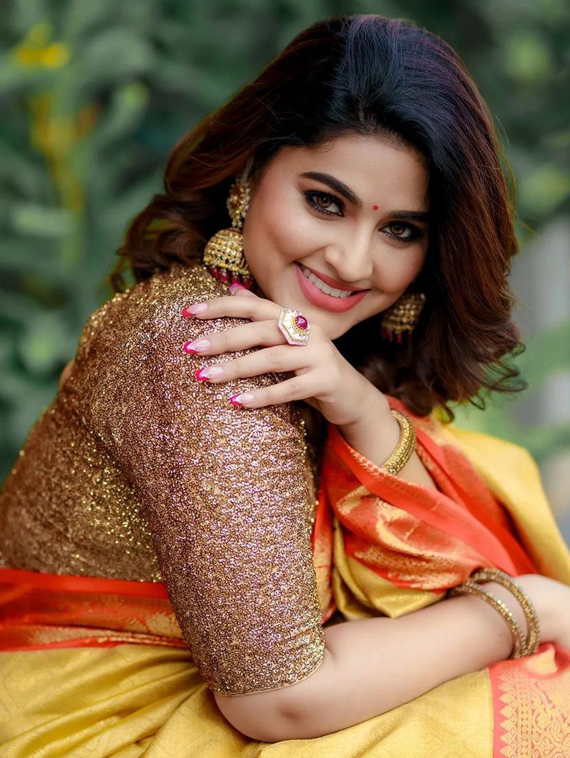 women self design kanjivaram saree with blouse - 22041595 - Standard Image - 1