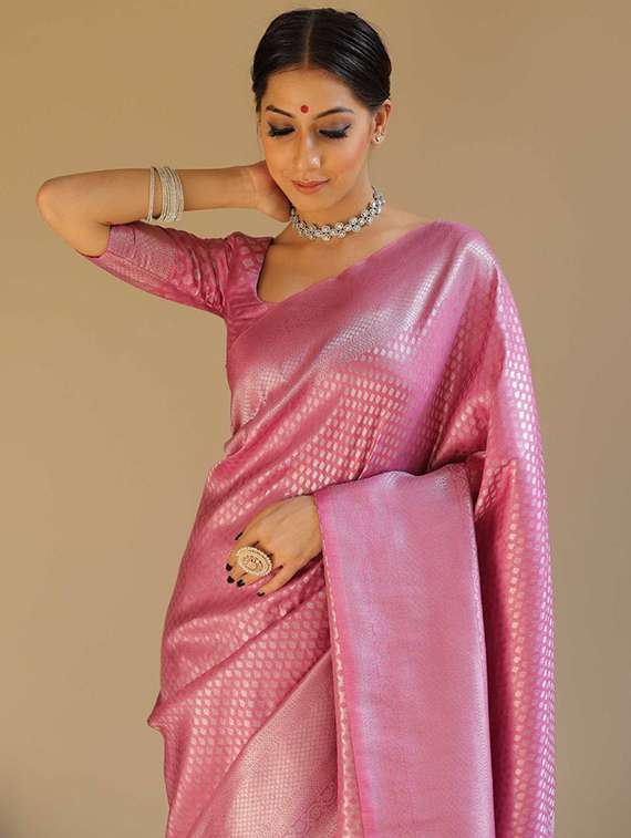women self design banarasi saree with blouse - 22041605 - Standard Image - 4