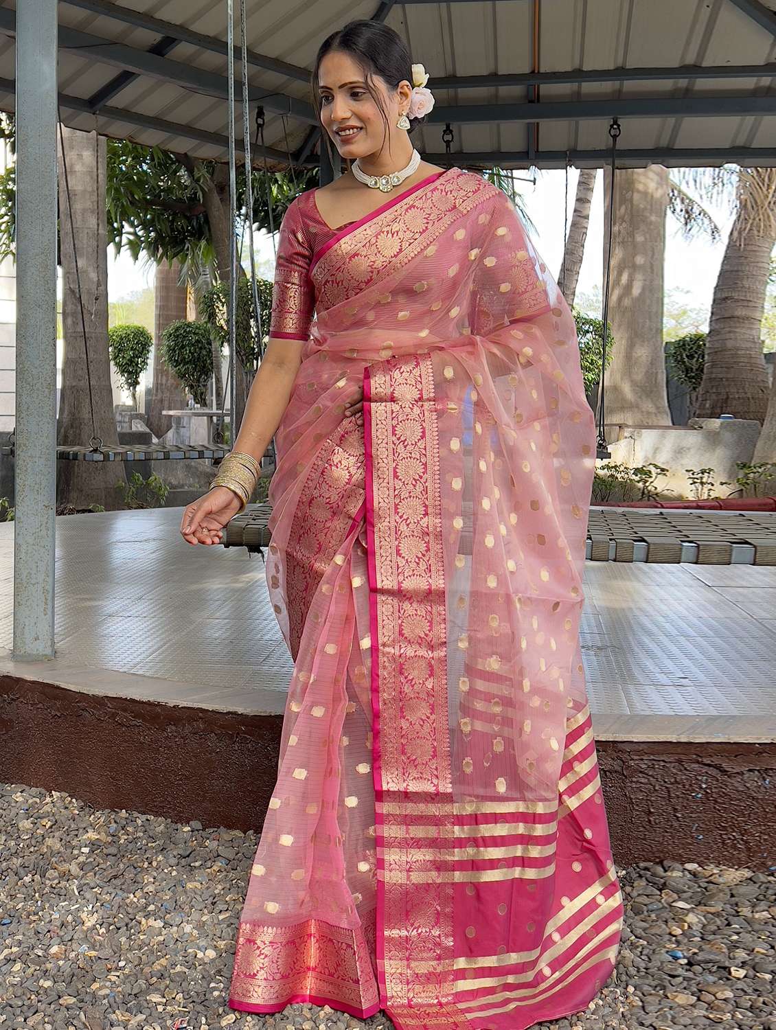 women self design bordered saree with blouse - 22041610 -  Standard Image - 1