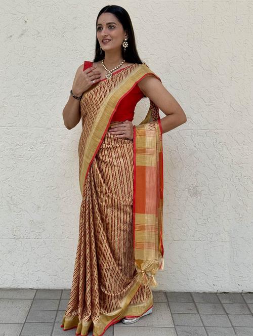 women printed casual wear saree with blouse - 22041625 - Standard Image - 0