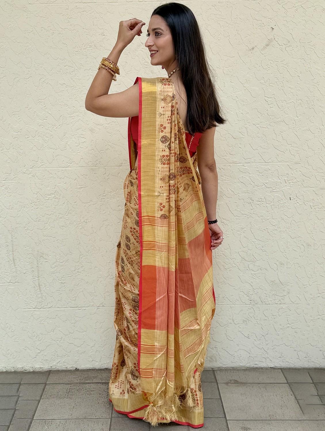 women printed casual wear saree with blouse - 22041627 - Standard Image - 4