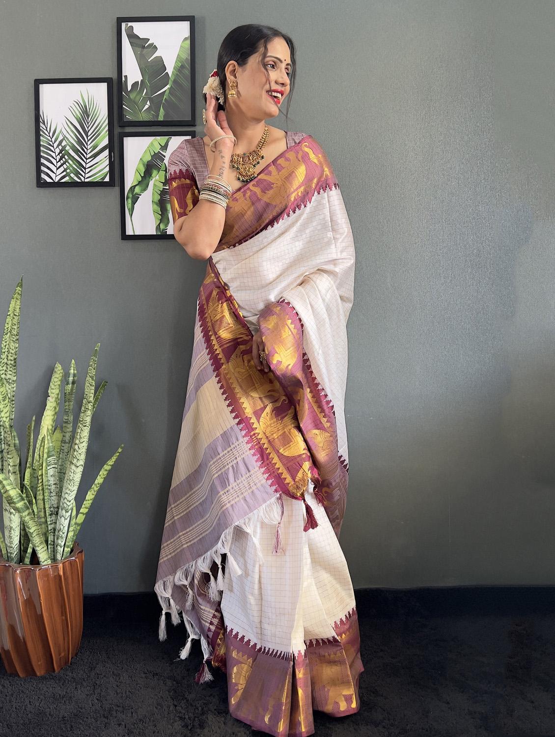 women checkered bordered saree with blouse - 22041629 - Standard Image - 1