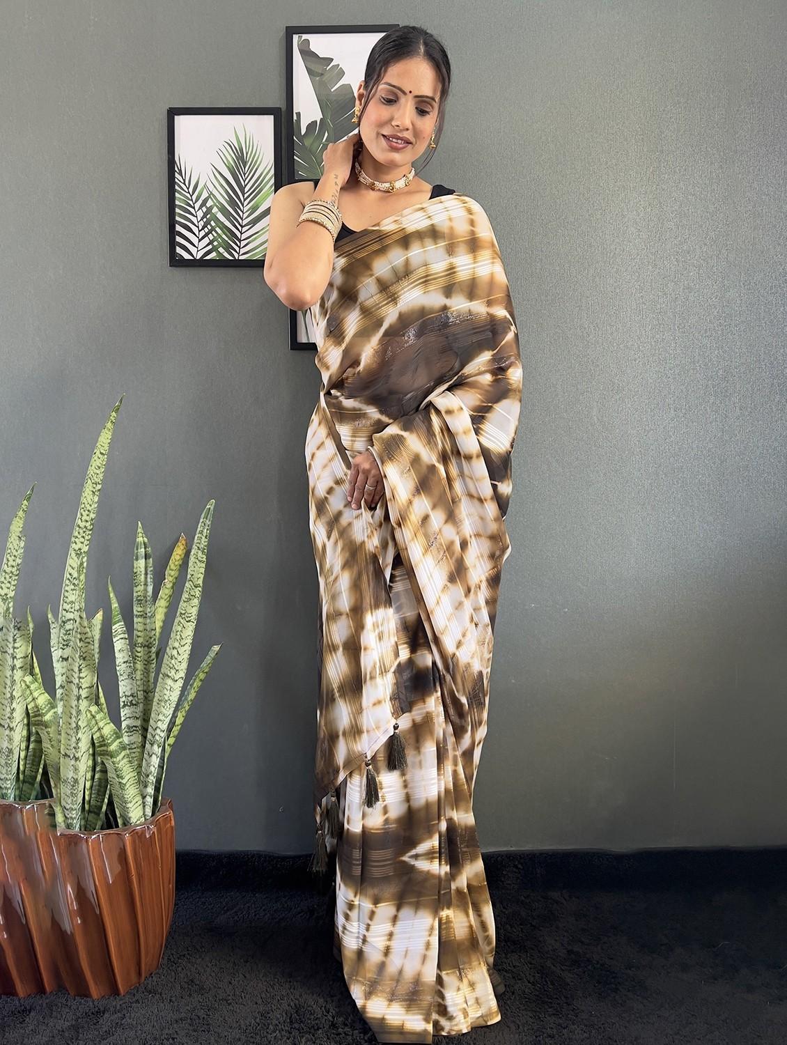 women tie & dye printed saree with blouse - 22041632 - Standard Image - 4