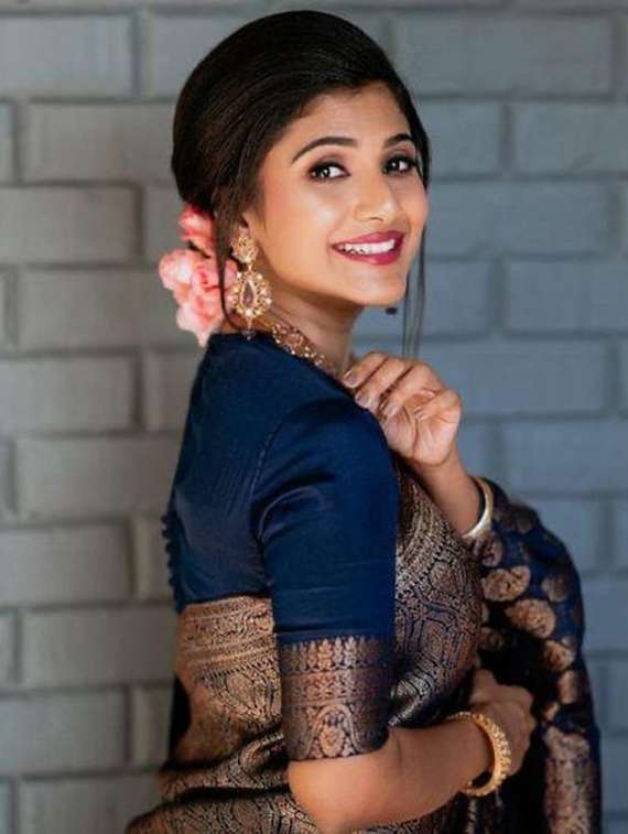 women self design banarasi saree with blouse - 22041693 -  Standard Image - 1