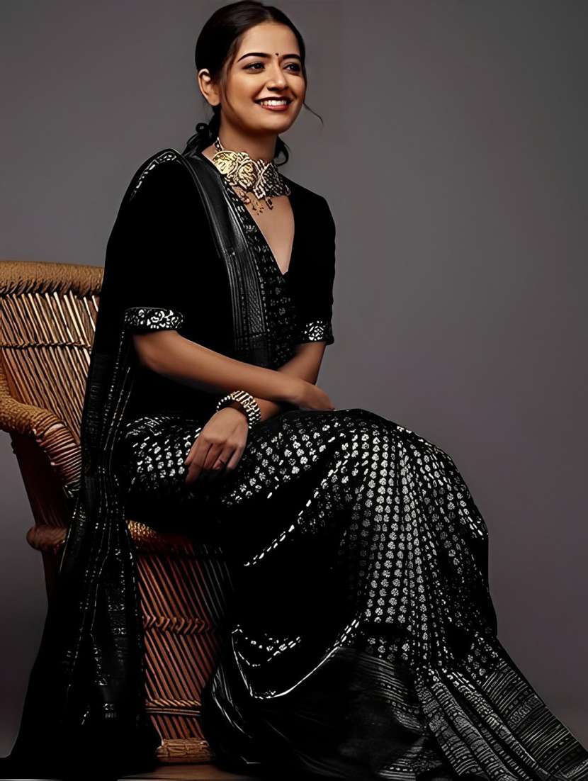 women self design banarasi saree with blouse - 22041697 -  Standard Image - 1