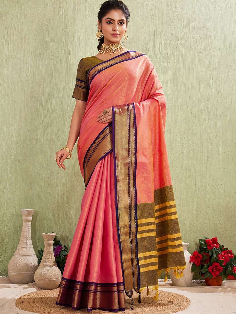women self design bordered saree with blouse