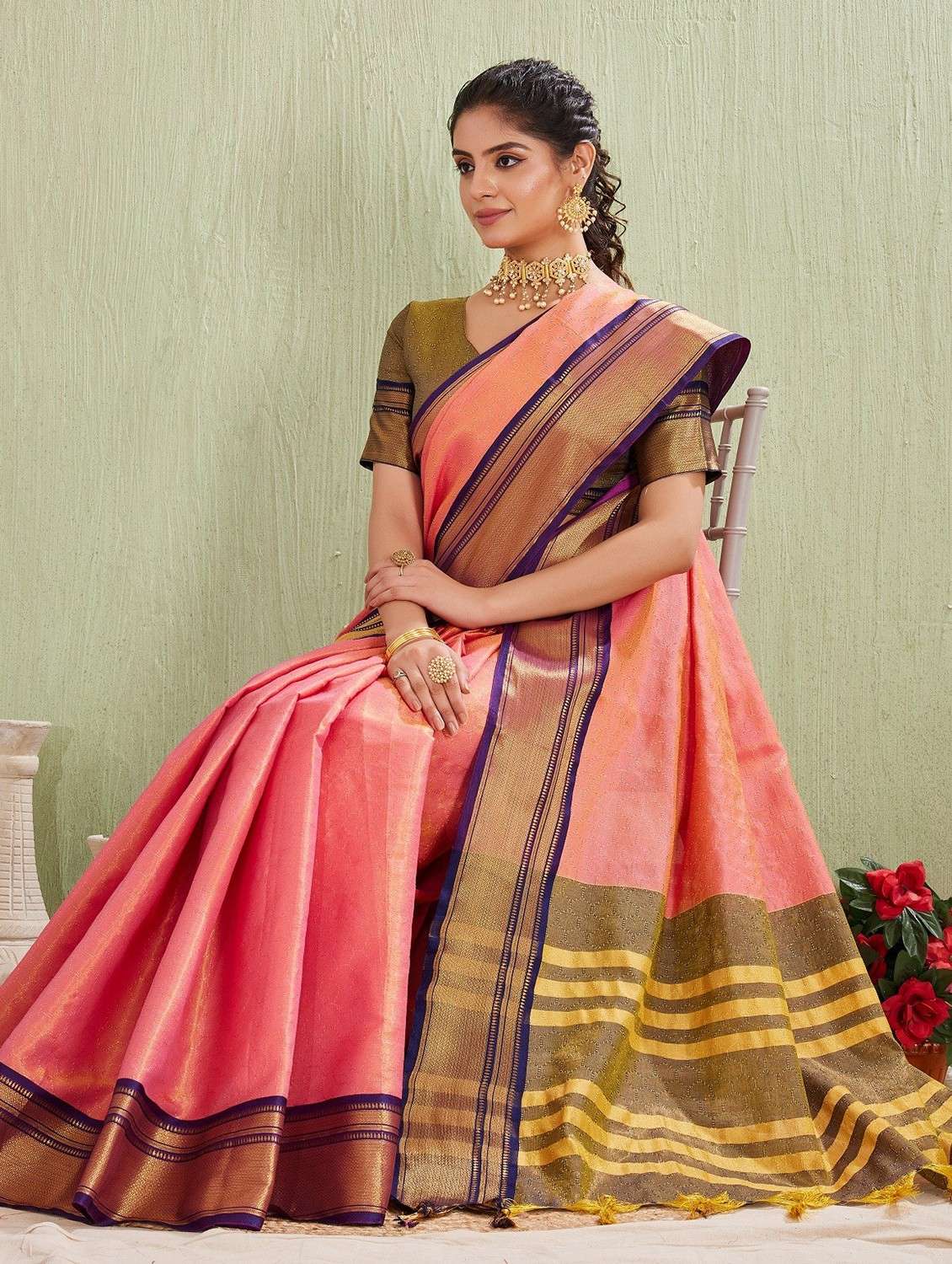 women self design bordered saree with blouse - 22041724 -  Standard Image - 4